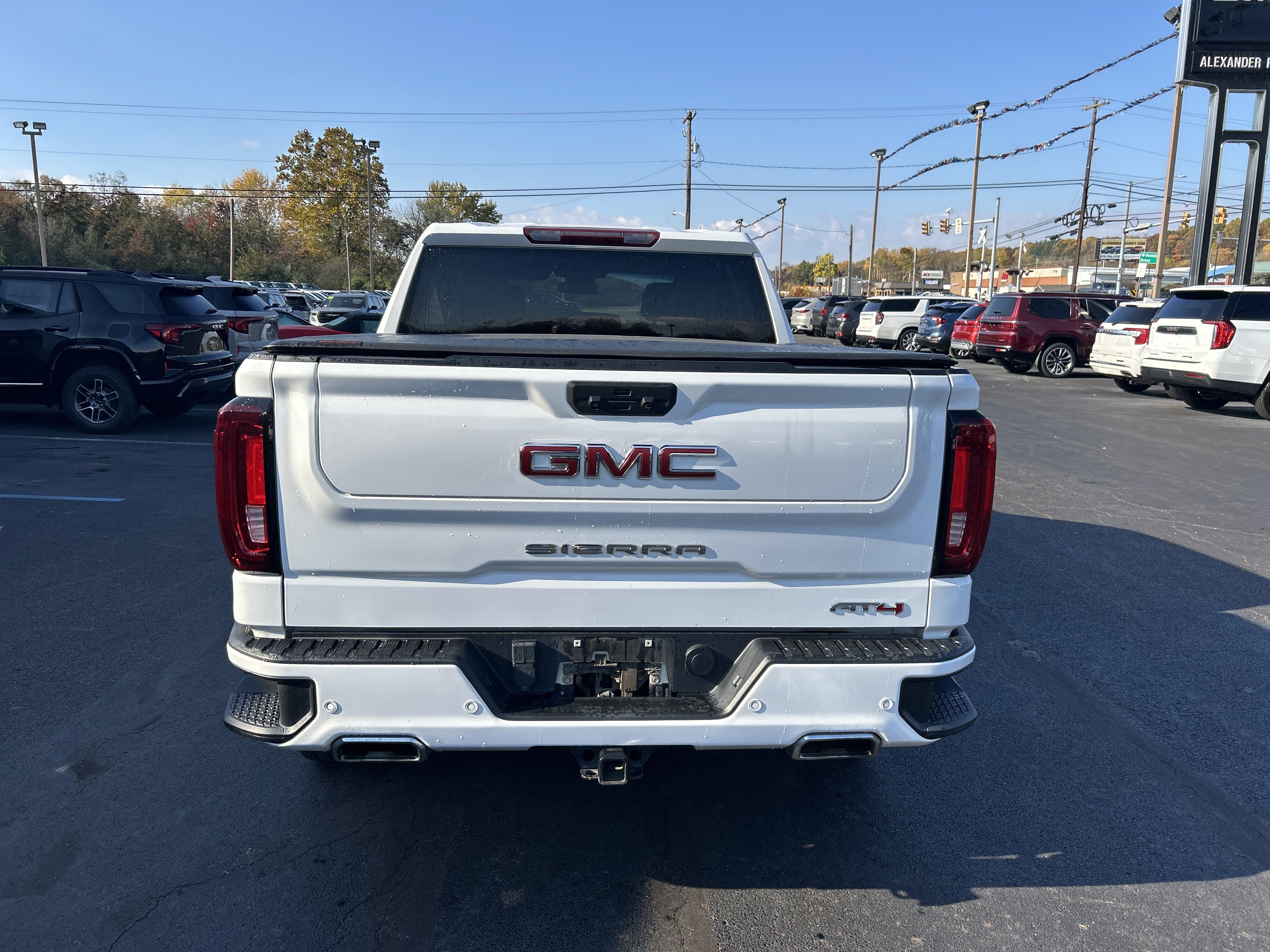 Used 2023 GMC Sierra 1500 AT4 AWD/4WD image 4
