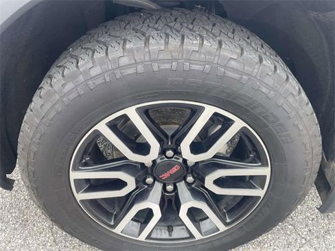 Used 2022 GMC Sierra 1500 SLE image 11