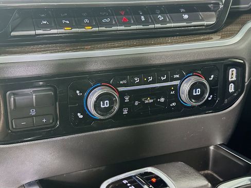 Used 2022 Chevrolet Silverado 1500 LT Trail Boss w/ LT Trail Boss Premium Package image 14