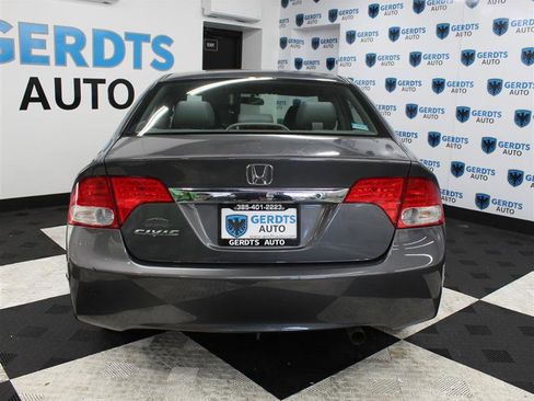 Used 2011 Honda Civic DX-VP image 3