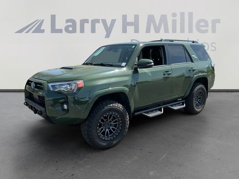 Used 2022 Toyota 4Runner TRD Off-Road Premium w/ Moonroof Package AWD/4WD image 1