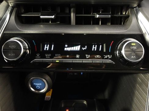 Used 2021 Toyota Venza XLE w/ Softex Package AWD/4WD image 31