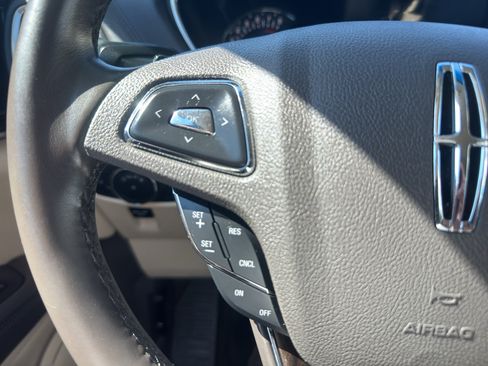 Used 2016 Lincoln MKX Select w/ Select Plus Package AWD/4WD image 12