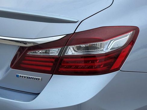 Used 2017 Honda Accord Hybrid Sedan image 5