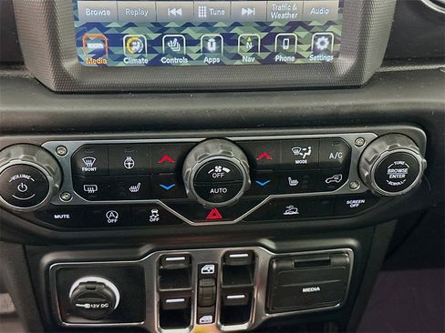 Used 2022 Jeep Gladiator Sport image 16