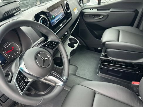New 2026 Mercedes-Benz Sprinter 2500 image 10
