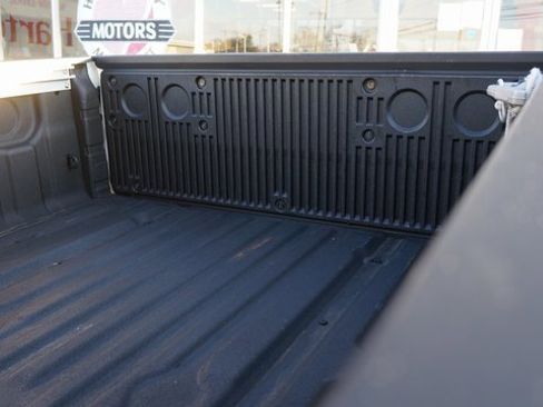 Used 2024 Nissan Titan SV w/ SV Convenience Package image 92