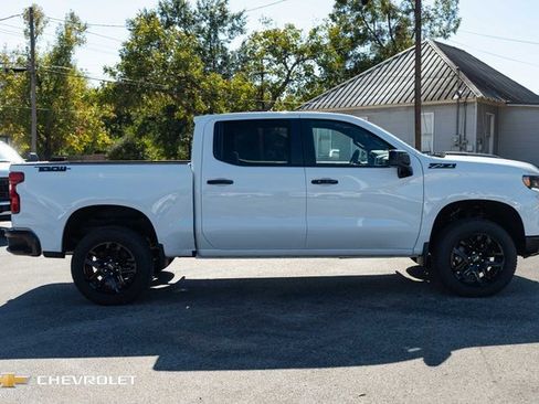 Used 2025 Chevrolet Silverado 1500 LT Trail Boss w/ Dark Appearance Package image 4