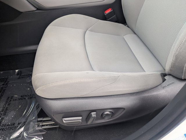 Used 2022 Toyota Venza LE AWD/4WD image 20