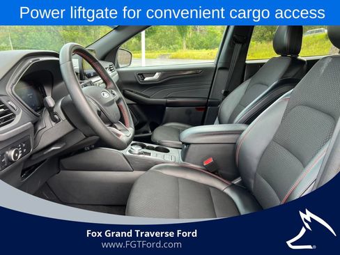 Certified 2025 Ford Escape ST-Line Select AWD/4WD image 4