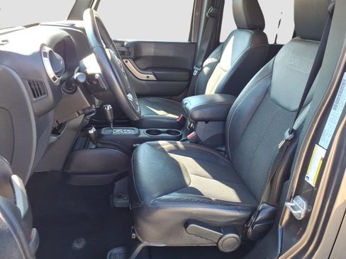 Used 2016 Jeep Wrangler Unlimited Sahara AWD/4WD image 12
