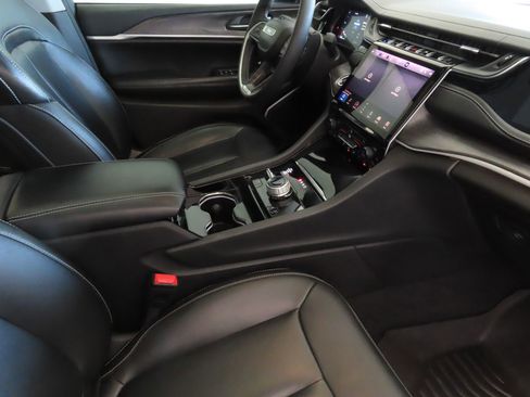 Used 2022 Jeep Grand Cherokee Limited 4xe image 29