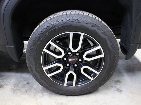Used 2024 GMC Sierra 1500 AT4 w/ Technology Package AWD/4WD image 43