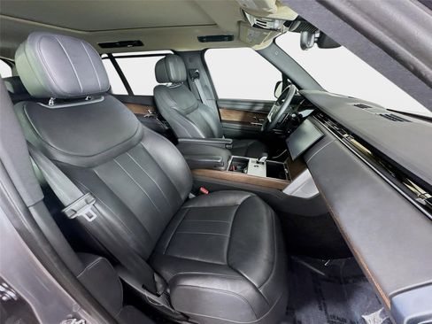 Certified 2025 Land Rover Range Rover Long Wheelbase SE AWD/4WD image 30