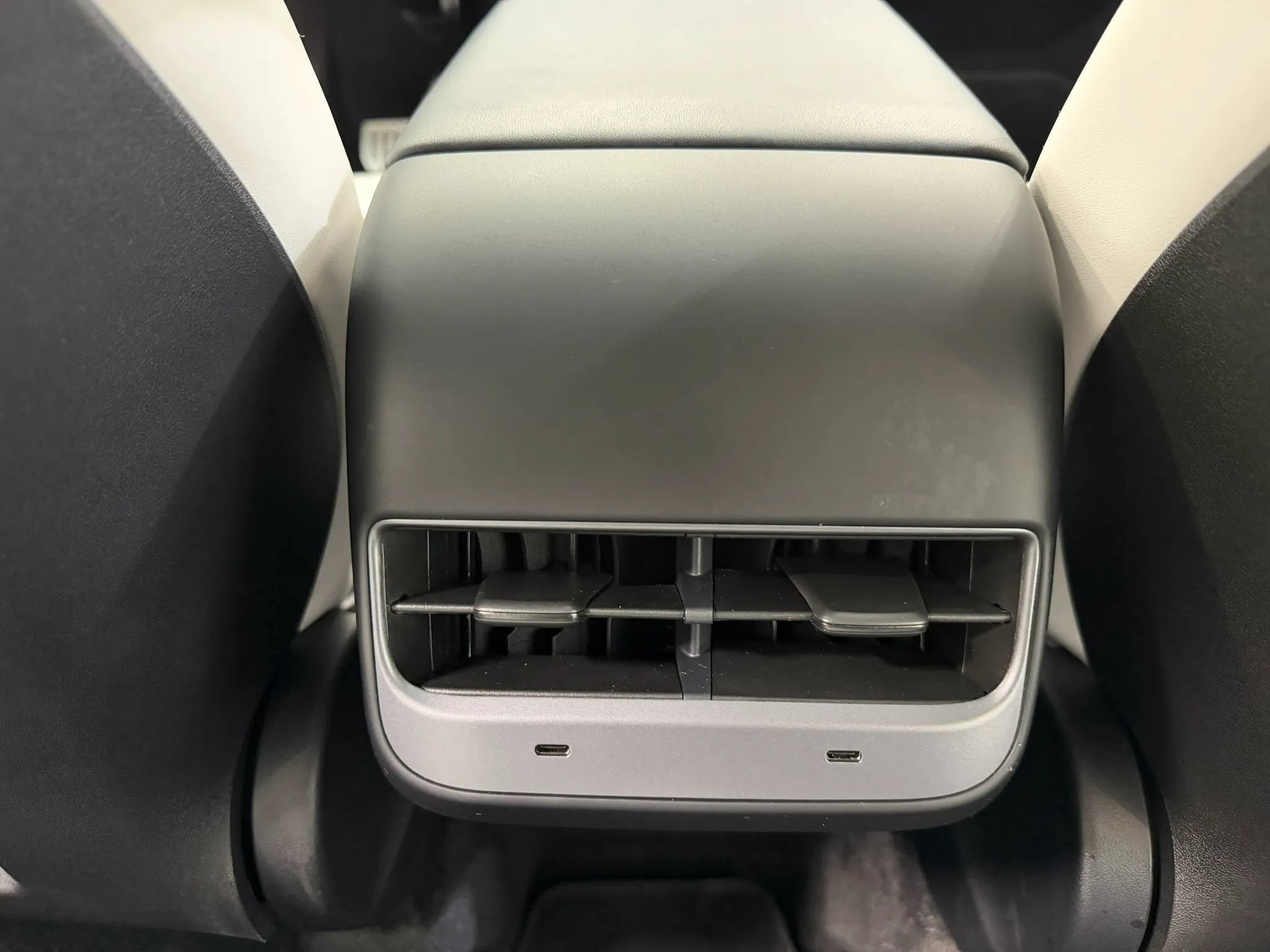 Used 2025 Tesla Model Y Performance AWD/4WD image 19