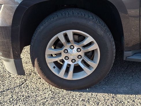 Used 2018 Chevrolet Tahoe LT AWD/4WD image 32