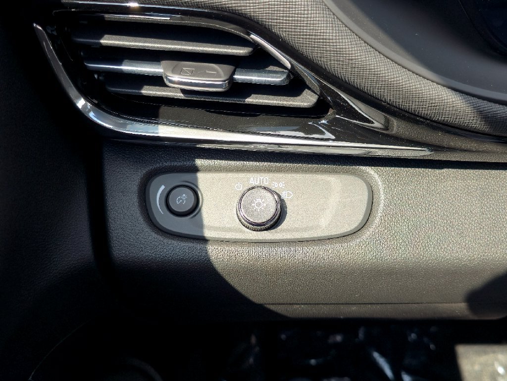 New 2026 Buick Envista Sport Touring w/ Convenience I Package FWD image 18