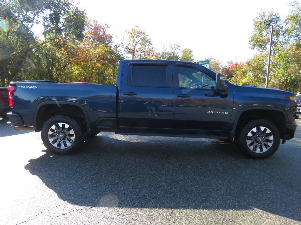 Used 2021 Chevrolet Silverado 2500 Custom w/ Custom Value Package AWD/4WD image 4