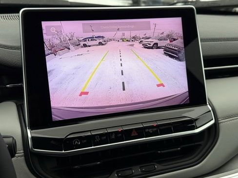 Certified 2023 Jeep Compass Limited image 25