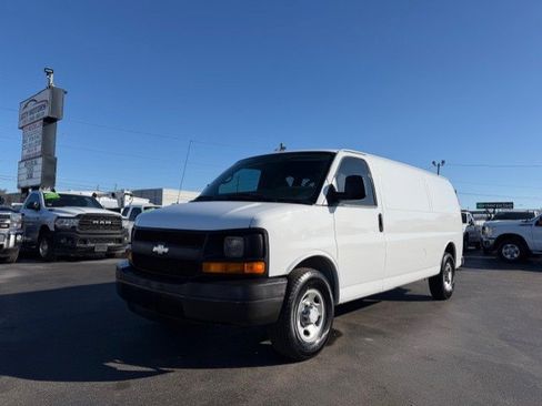 Used 2007 Chevrolet Express 2500 Extended image 2