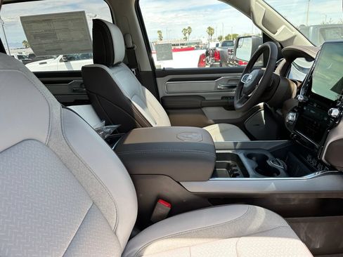 New 2026 RAM 1500 Laramie AWD/4WD image 13