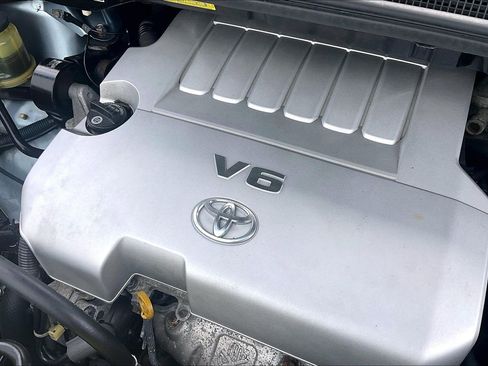 Used 2010 Toyota Sienna XLE FWD image 35