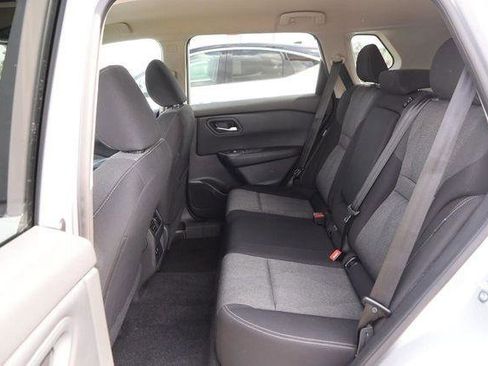 Used 2025 Nissan Rogue SV AWD/4WD image 10