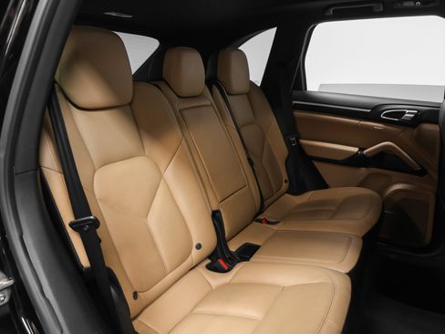 Certified 2015 Porsche Cayenne Diesel AWD/4WD image 25