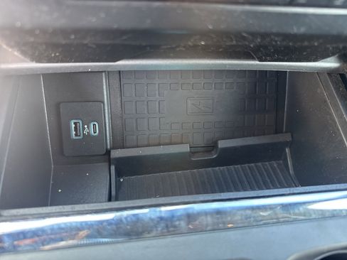 Used 2020 Ford Expedition XLT w/ Equipment Group 202A image 32