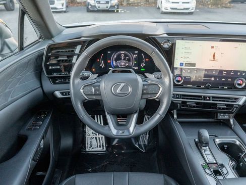 Used 2024 Lexus RX 500h F Sport image 13
