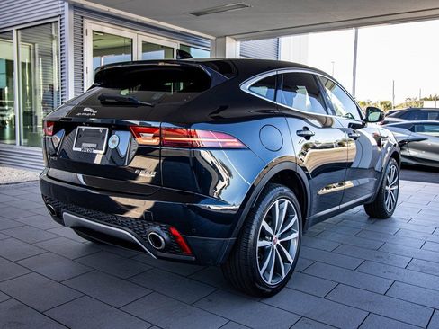 Used 2018 Jaguar E-PACE SE image 19