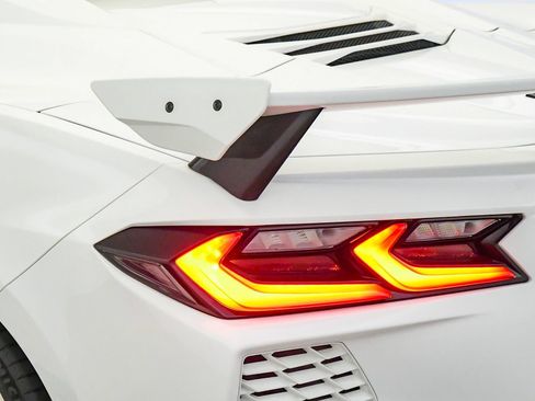 Used 2023 Chevrolet Corvette Stingray Premium Conv w/ Z51 Performance Package RWD image 13