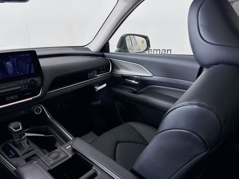 New 2026 Toyota Grand Highlander XLE image 23