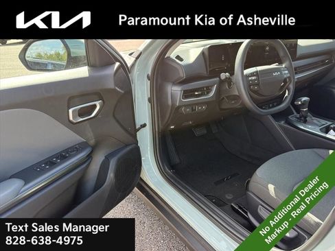 New 2025 Kia K4 LXS image 14
