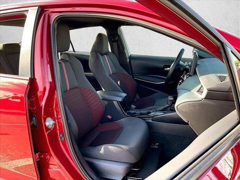 Used 2025 Toyota Corolla SE image 9