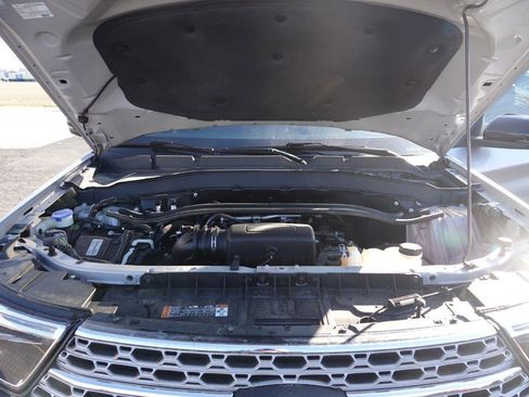 Used 2022 Ford Explorer Limited w/ Equipment Group 301A RWD image 38