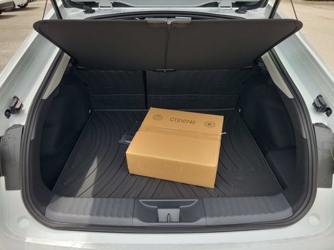 New 2026 Toyota Prius Plug-In Hybrid FWD image 8