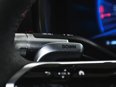 Used 2022 Mercedes-Benz SL 63 AMG 4MATIC w/ Driver Assistance Package image 42