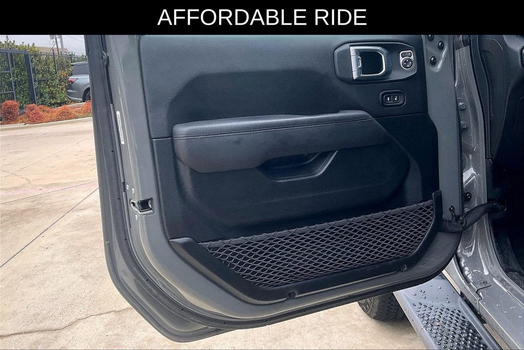 Used 2021 Jeep Wrangler Unlimited Sahara AWD/4WD image 15