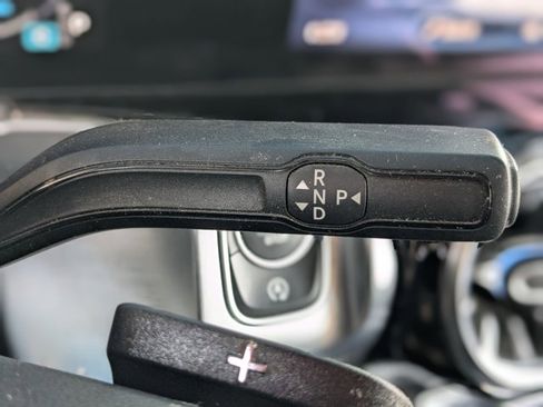 Used 2024 Mercedes-Benz GLB 250 image 12