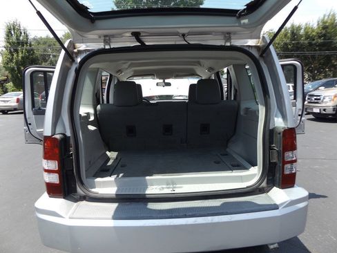 Used 2008 Jeep Liberty Sport AWD/4WD image 26