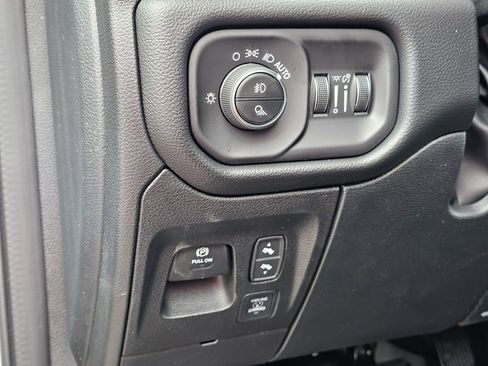 New 2026 RAM 1500 4x4 Crew Cab image 14