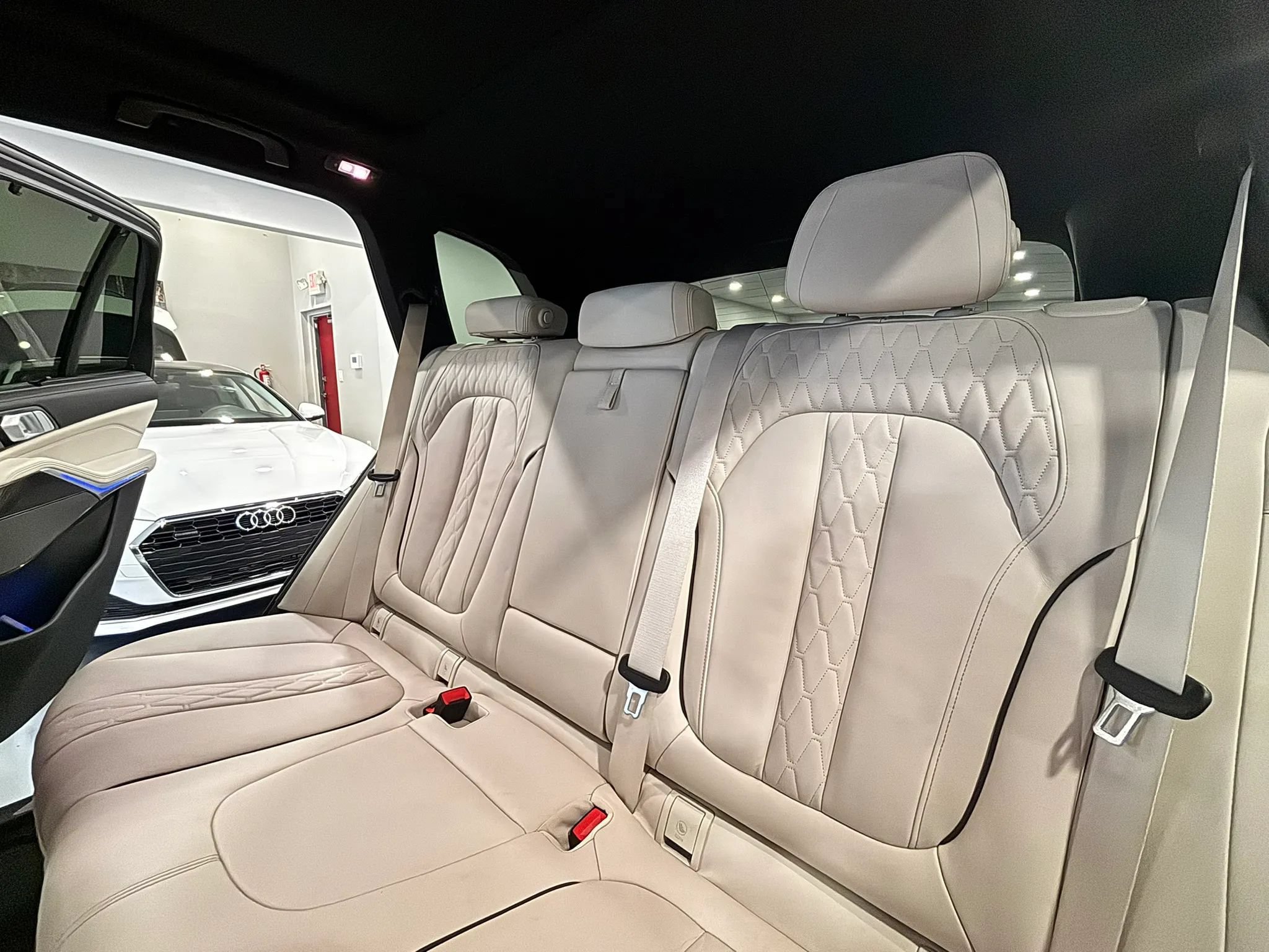 Used 2026 BMW X5 M60i w/ Executive Package AWD/4WD image 19