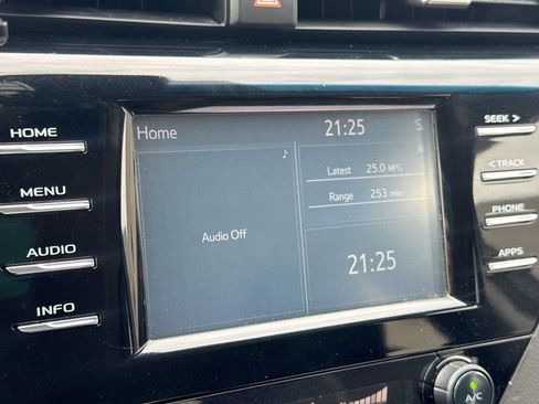 Used 2018 Toyota Camry SE FWD image 27