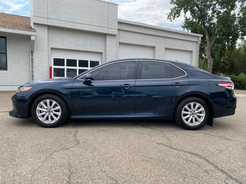 Used 2019 Toyota Camry LE w/ Convenience Package FWD image 2
