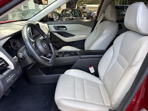 Used 2023 Nissan Rogue SV w/ SV Premium Package AWD/4WD image 9
