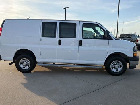 Used 2023 Chevrolet Express 2500 w/ Driver Convenience Package image 27