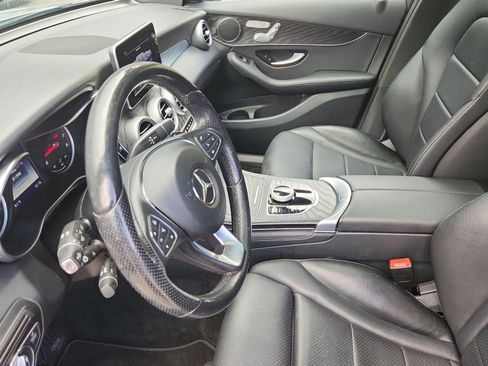 Used 2017 Mercedes-Benz GLC 300 4MATIC image 5