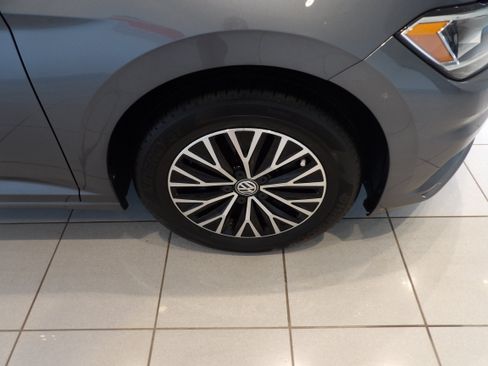 Used 2019 Volkswagen Jetta SE w/ Cold Weather Package FWD image 23