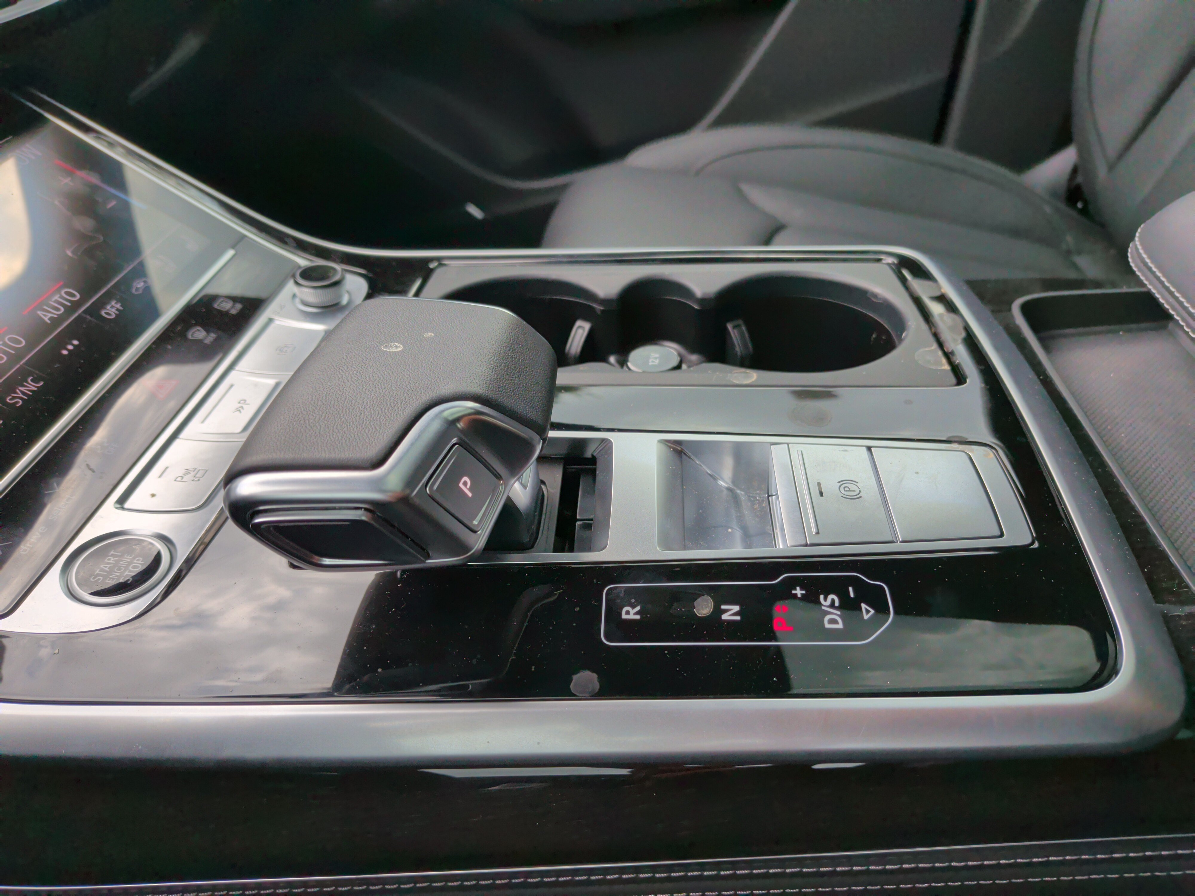 Certified 2025 Audi Q8 Prestige AWD/4WD image 25